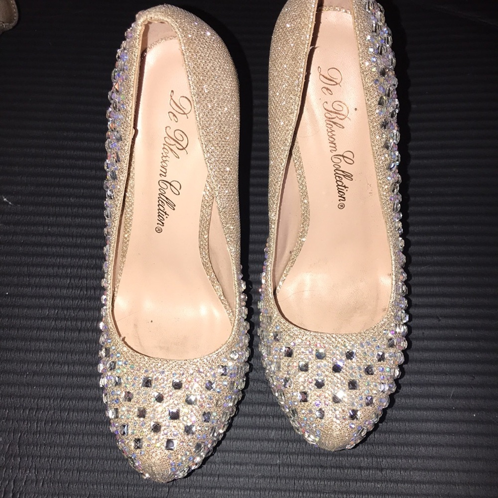 Heels - Picture 2 of 3